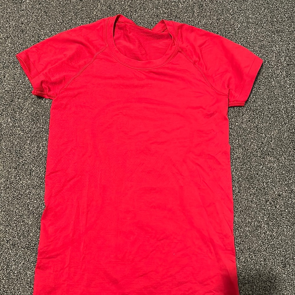 Lululemon T shirt